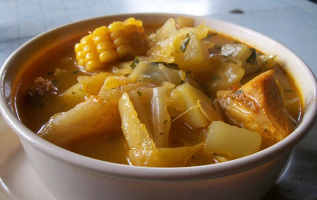 First slide: image d'une soupe d'estomac de boeuf nommé Mondongo